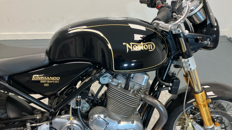 Norton Commando 961 SE
